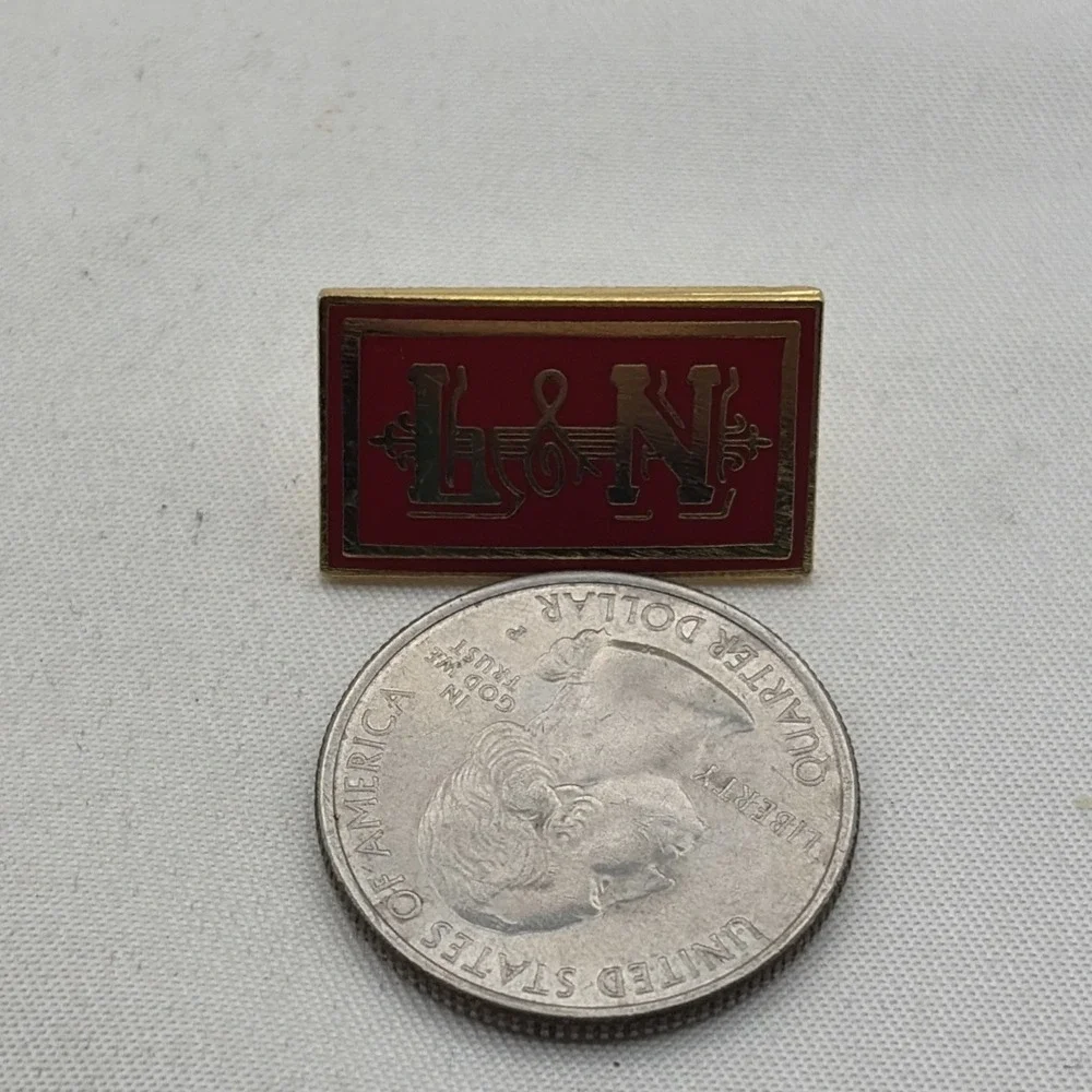 Louisville And Nashville Railroad L&N Train Logo Lapel Hat Pin